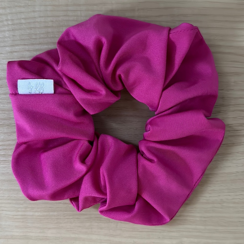 Dew Edit Scrunchie Pink